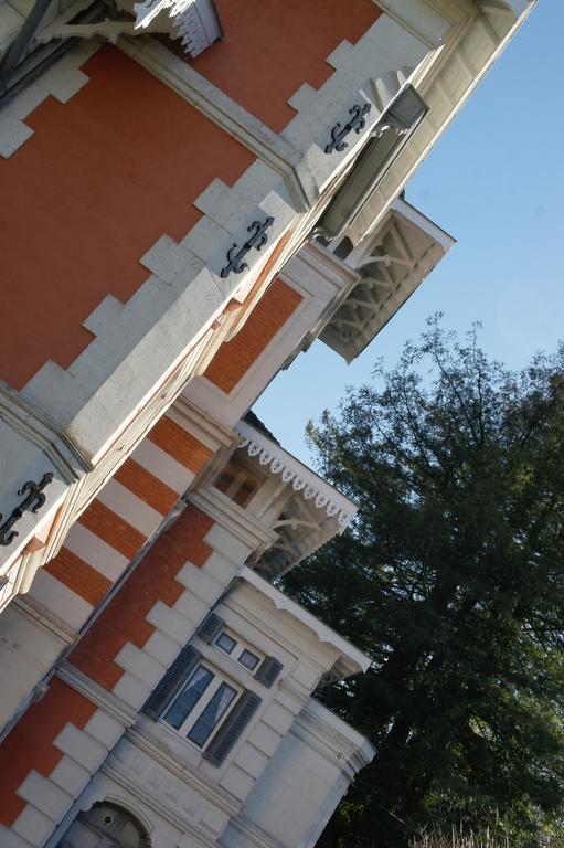 Bed and Breakfast Le Chalet De Luxe Saint-Séverin Exterior foto