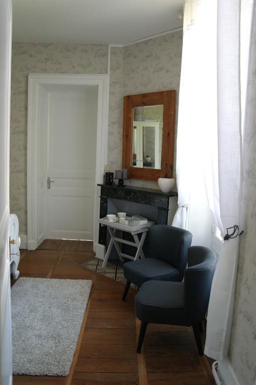 Bed and Breakfast Le Chalet De Luxe Saint-Séverin Zimmer foto