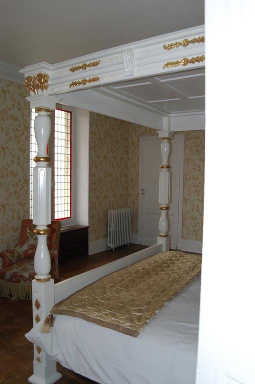Bed and Breakfast Le Chalet De Luxe Saint-Séverin Zimmer foto