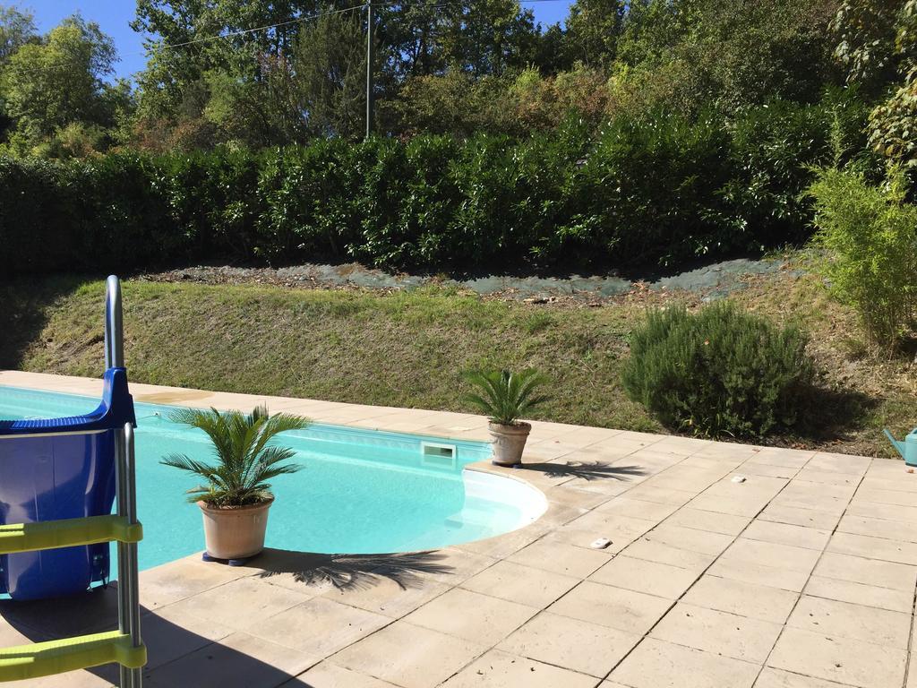 Bed and Breakfast Le Chalet De Luxe Saint-Séverin Exterior foto