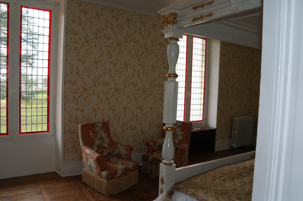 Bed and Breakfast Le Chalet De Luxe Saint-Séverin Zimmer foto