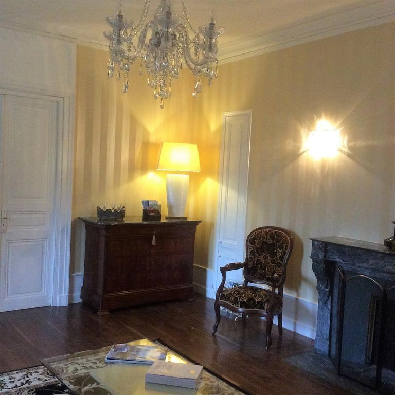 Bed and Breakfast Le Chalet De Luxe Saint-Séverin Exterior foto